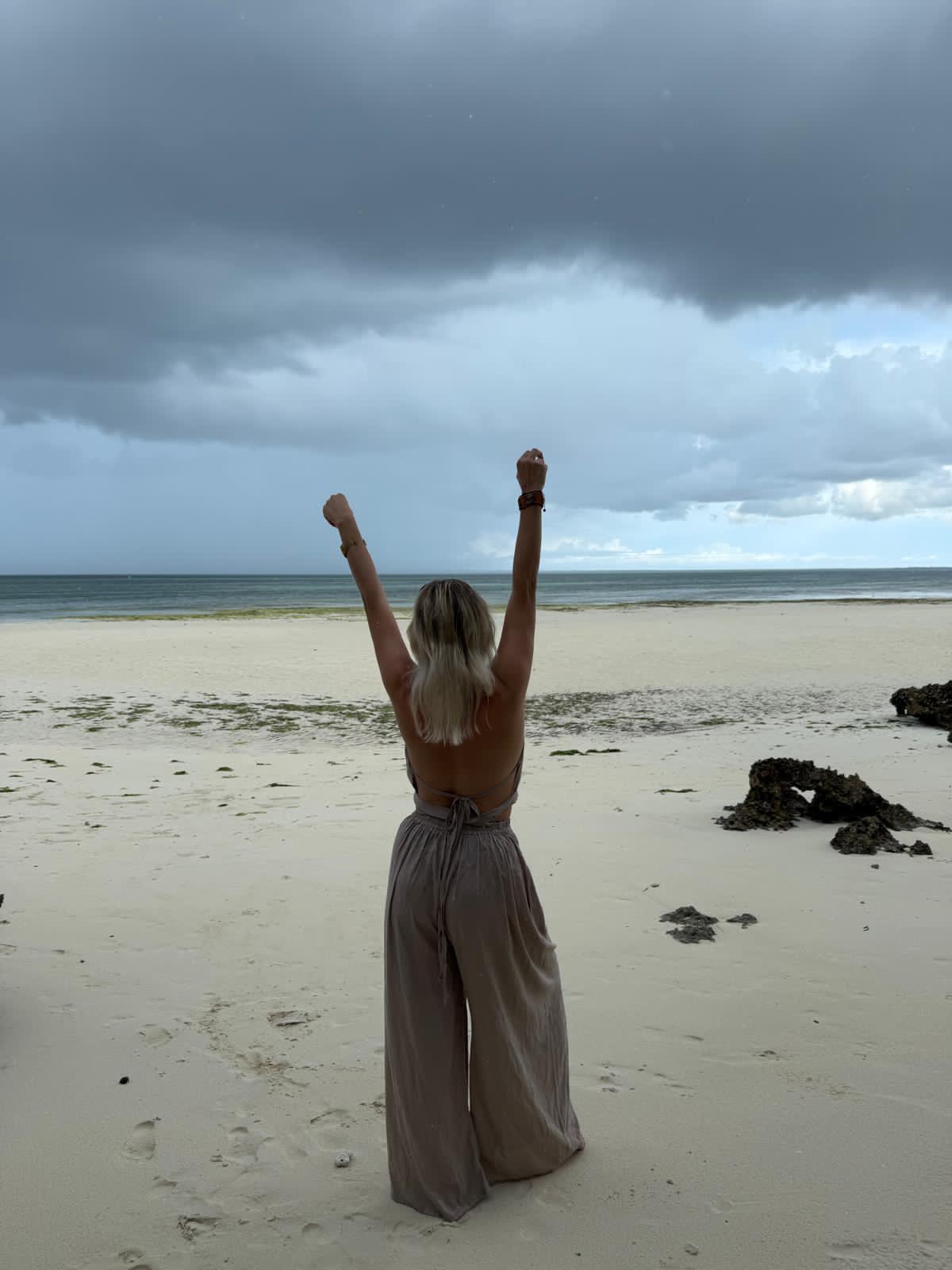 Pullneck Top & Pants Beige