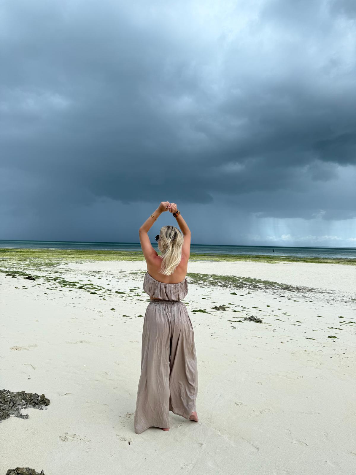 Half Top & Pants Beige