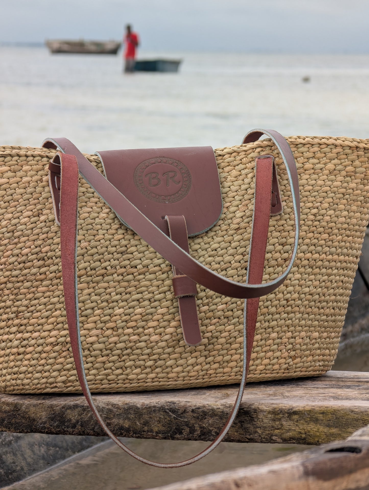 Medium Handwoven Milulu Grass Bag with Leather Handles – Authentic African Craft