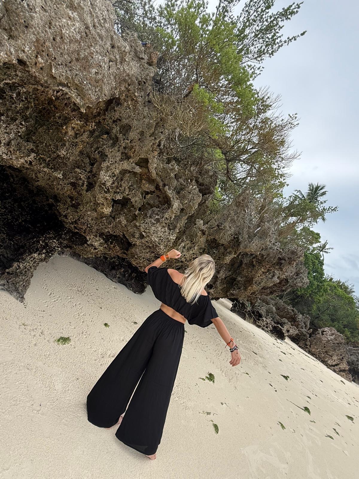 Off-Shoulder Top & Pants Black